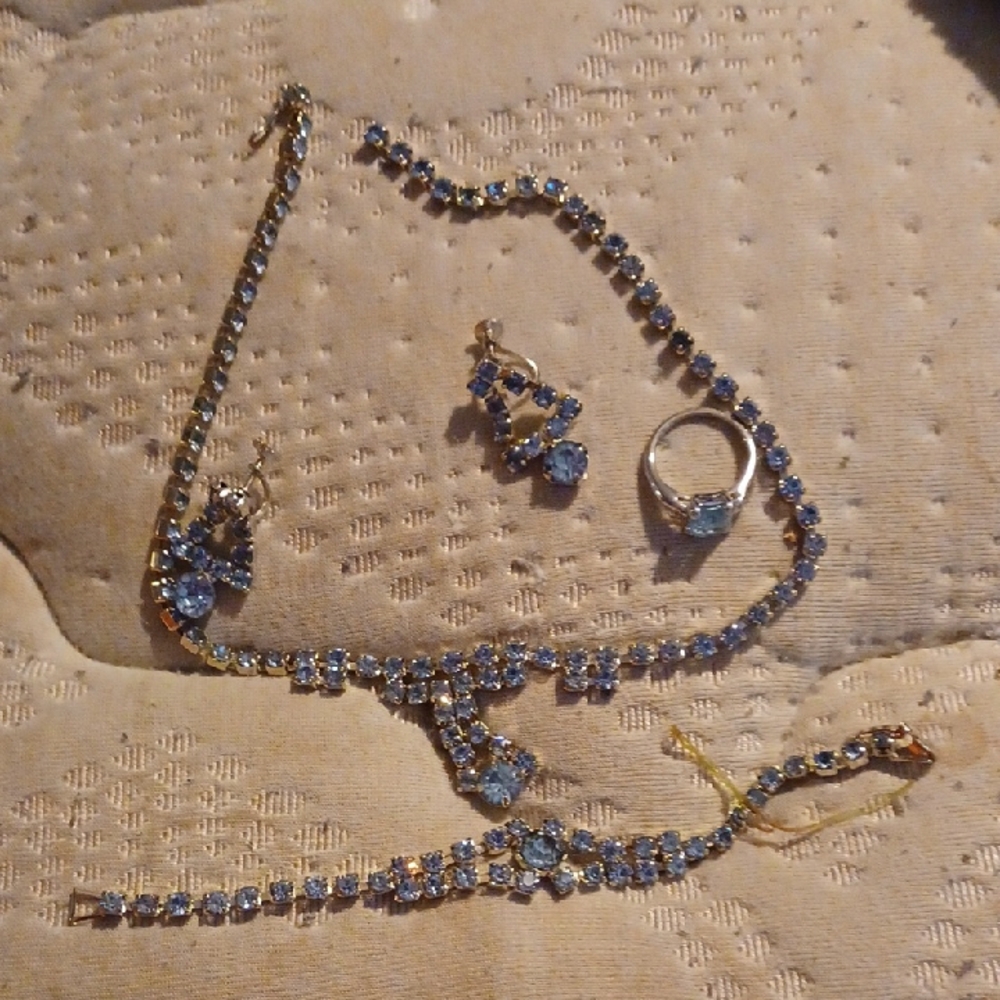 Elegant Blue Gemstone Jewelry Set